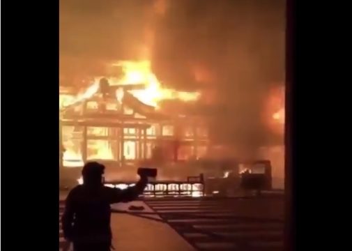 首里城の火災現場で間近で撮影された様子