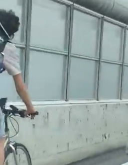 UberEATS・ウーバーイーツ首都高を自転車で走行の配達員は誰で顔画像は？